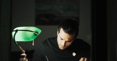 peran dosen membangun kurikulum yang relevan