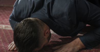 Sujud Sahwi: Memperbaiki Lupa dalam Shalat