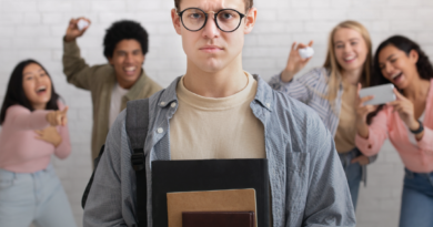 Daya Tarik Fisik dan Penilaian Akademik: Diskriminasi di Ruang Kuliah