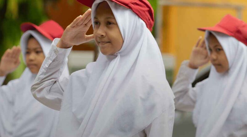 Peran Guru SD dalam membentuk Karakter Anak